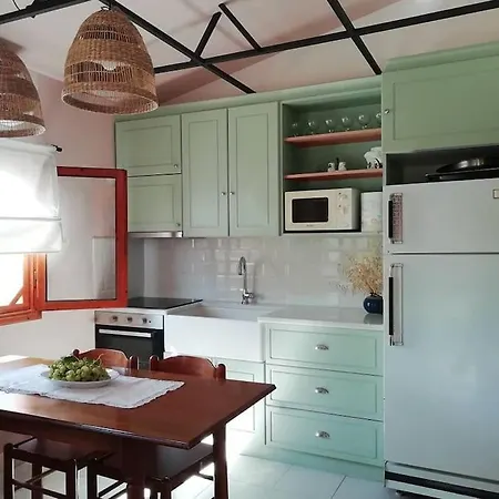 Holiday home εξοχικη κατοικια με αυλη *