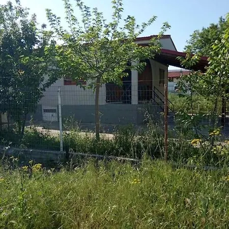 εξοχικη κατοικια με αυλη Holiday home Vergia